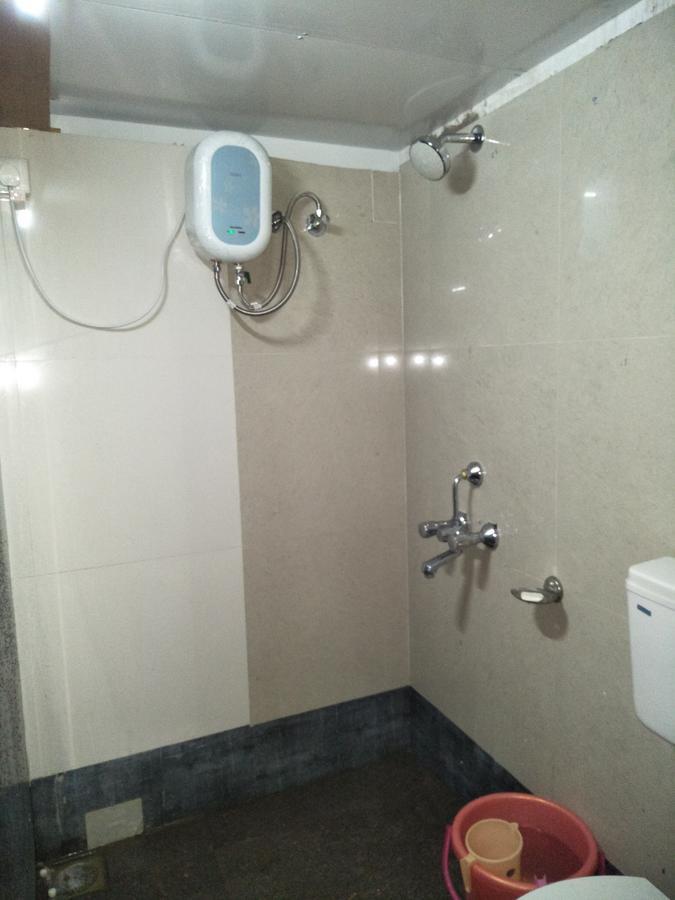 אחמדאבאד Night Halt Dormitory מראה חיצוני תמונה