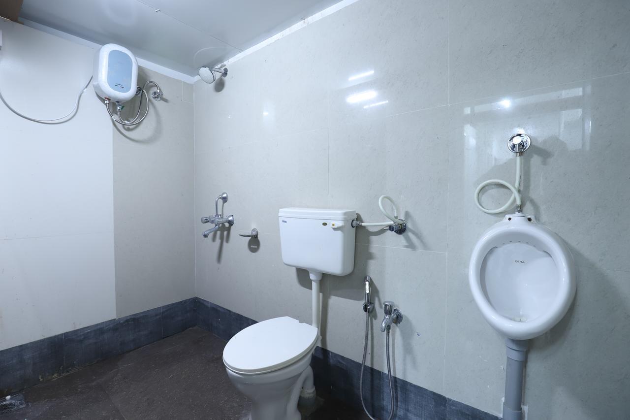 אחמדאבאד Night Halt Dormitory מראה חיצוני תמונה