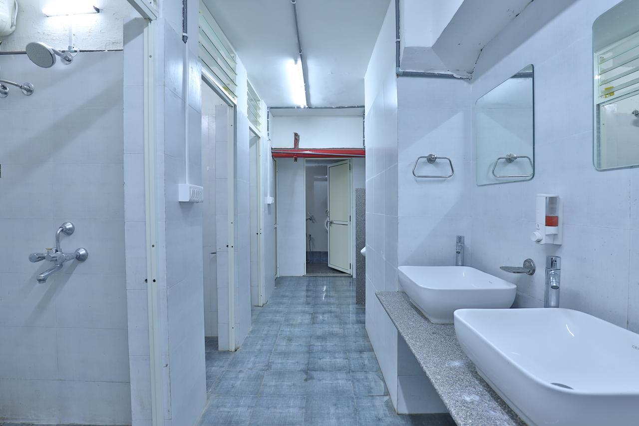 אחמדאבאד Night Halt Dormitory מראה חיצוני תמונה