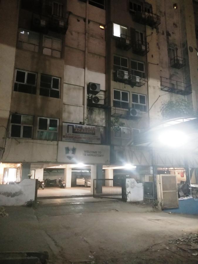 אחמדאבאד Night Halt Dormitory מראה חיצוני תמונה